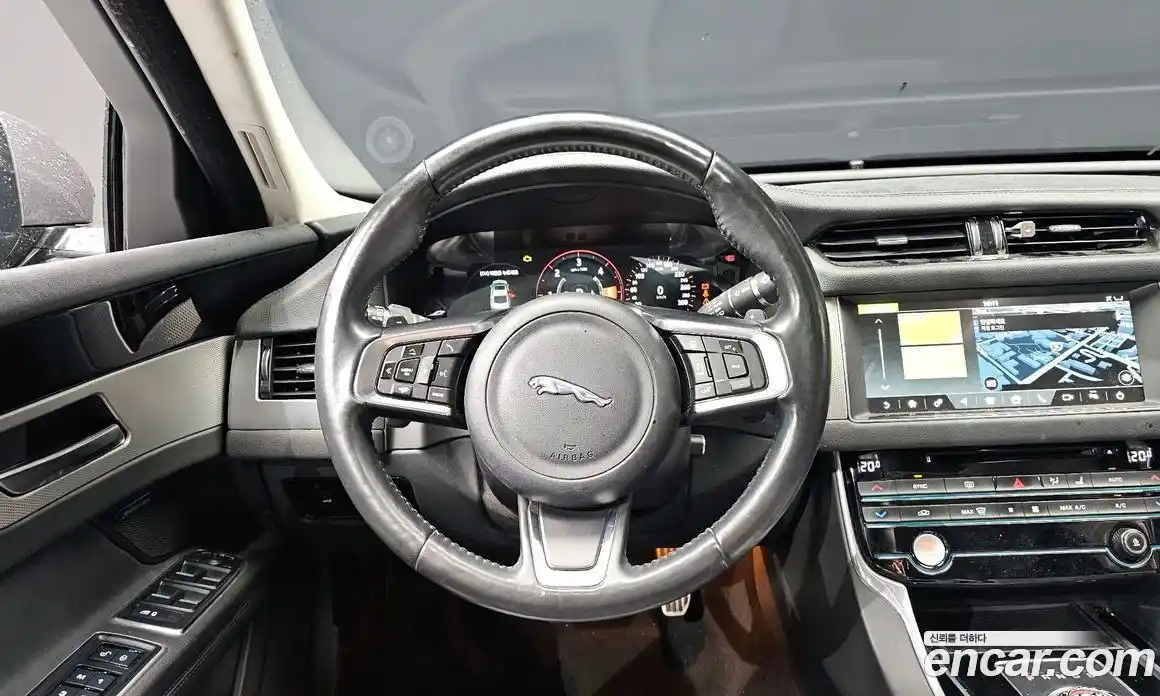Jaguar XF 2018 2.0 гидро, фото 13