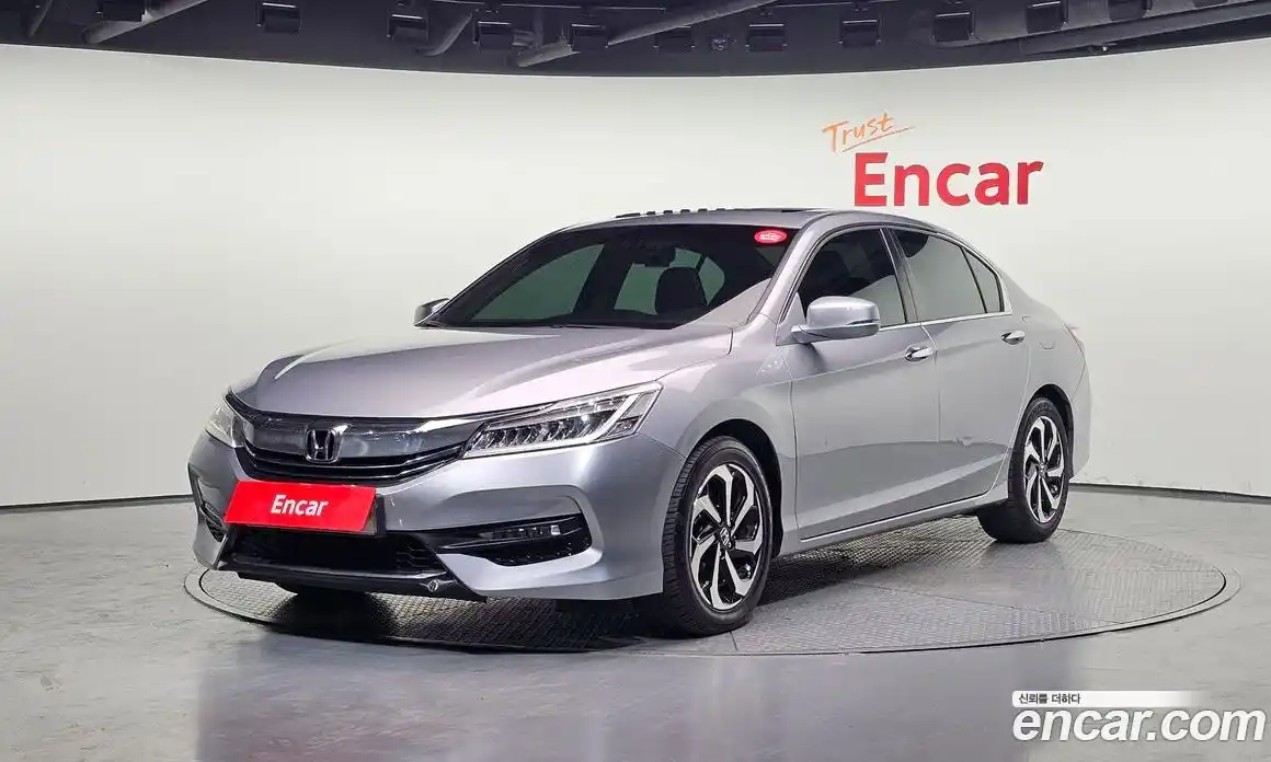 Honda Accord 2017 2.4 автомат (гидро), фото 3
