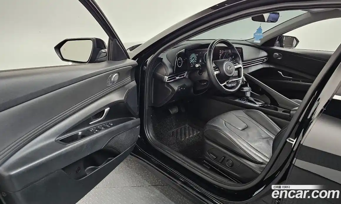 Hyundai Avante 2020 1.6 автомат (гидро), фото 13