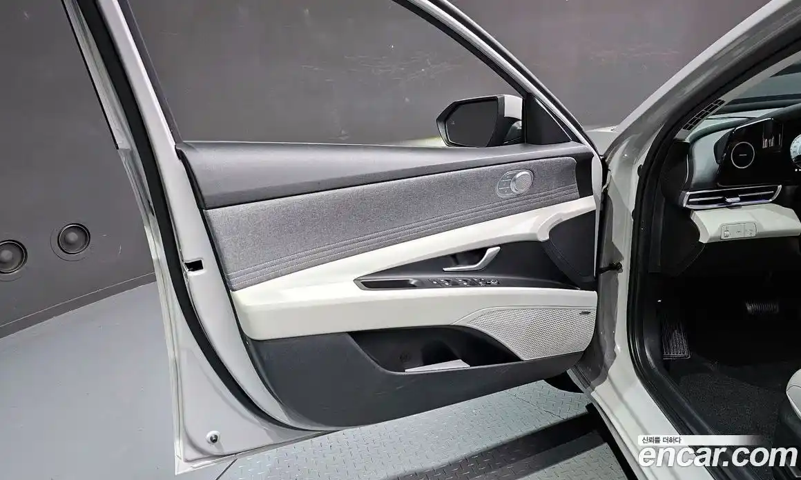 Hyundai Avante 2022 1.6 автомат (гидро), фото 14