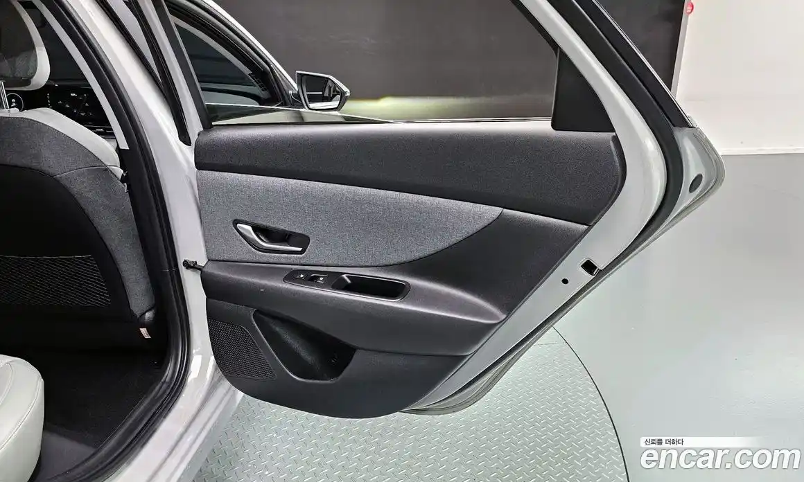 Hyundai Avante 2022 1.6 автомат (гидро), фото 15