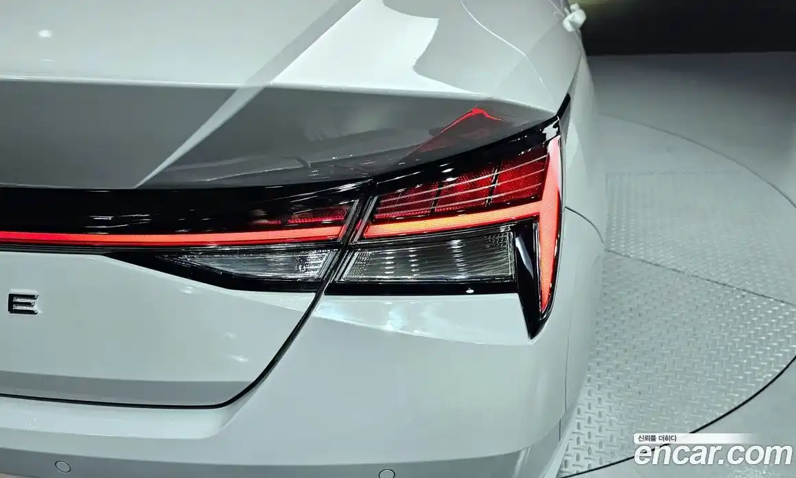 Hyundai Avante 2022 1.6 автомат (гидро), фото 9
