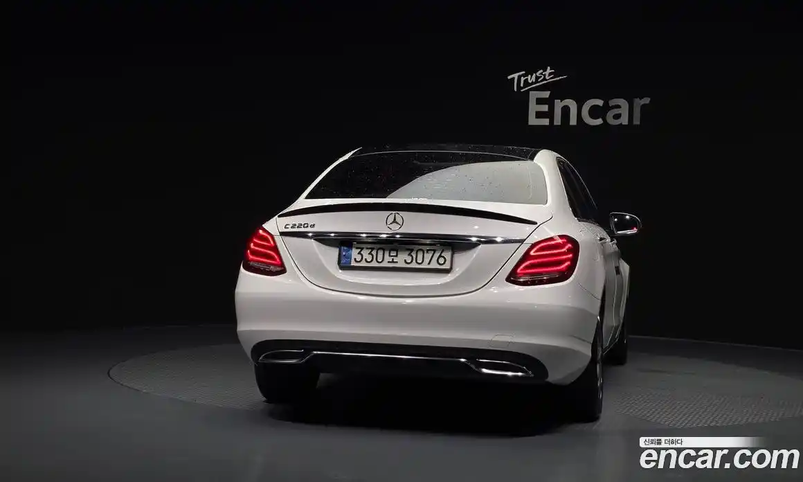 Mercedes-Benz C-Class 2017 2.1 гидро, фото 4 Mercedes-Benz C-Class 2017 2.1 гидро, фото 4