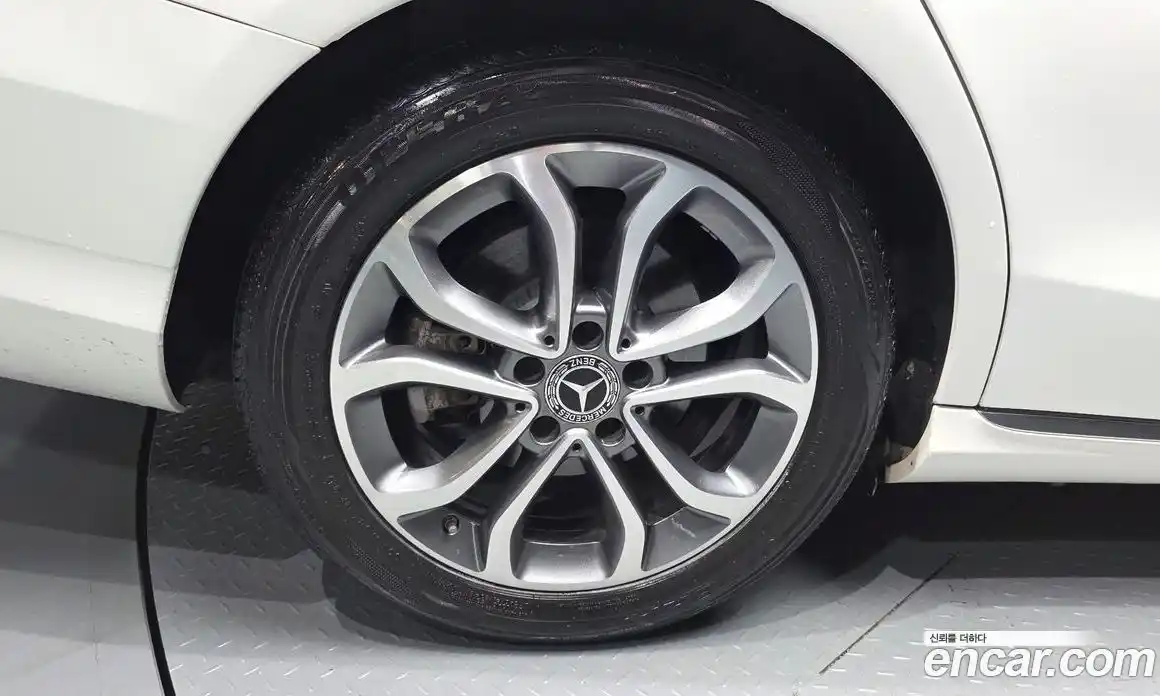 Mercedes-Benz C-Class 2017 2.1 гидро, фото 5 Mercedes-Benz C-Class 2017 2.1 гидро, фото 5