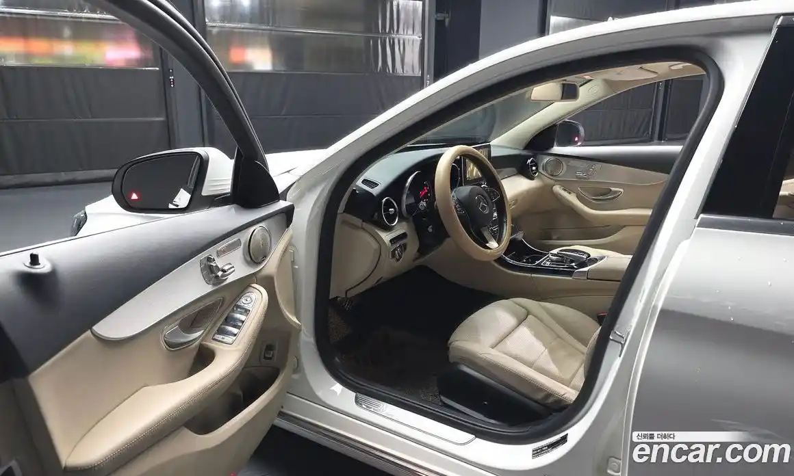 Mercedes-Benz C-Class 2017 2.1 гидро, фото 10 Mercedes-Benz C-Class 2017 2.1 гидро, фото 10