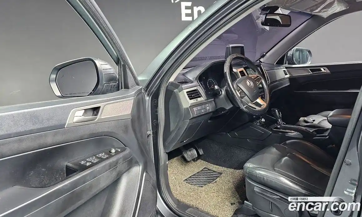 SsangYong Rexton 2018 2.2 автомат (гидро), фото 16