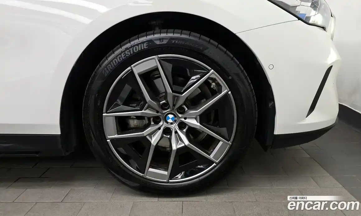 BMW 5 серия 2024 2.0 автомат (гидро), фото 7