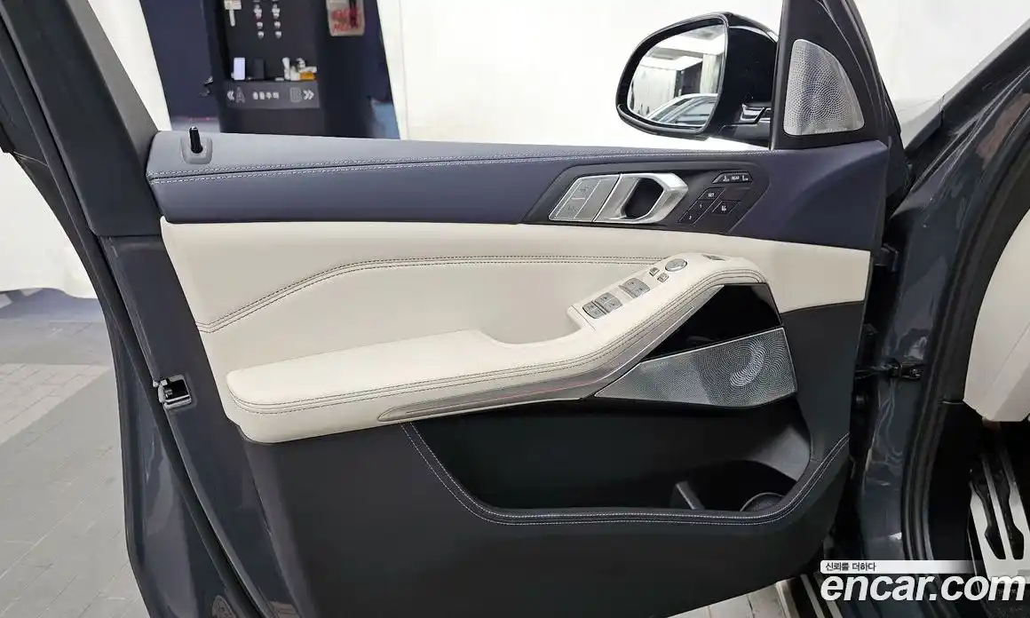 BMW X7 2022 3.0 автомат (гидро), фото 14