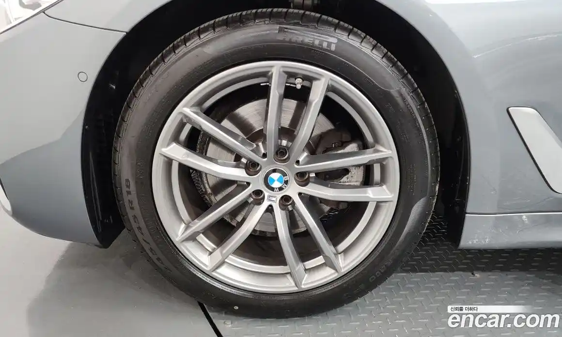 BMW 5 серия 2017 2.0 автомат (гидро), фото 5