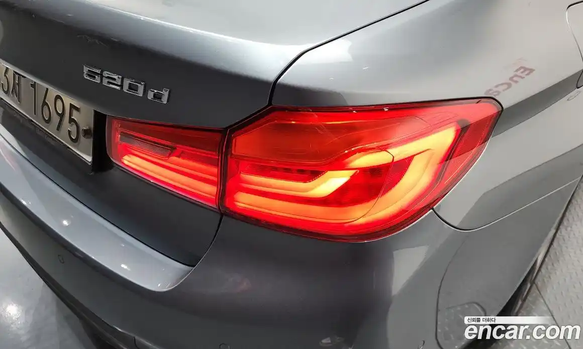 BMW 5 серия 2017 2.0 автомат (гидро), фото 9