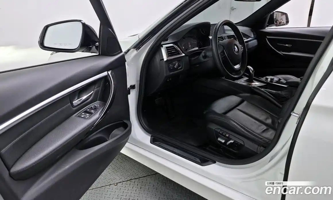 BMW 3 серия 2018 2.0 автомат (гидро), фото 13