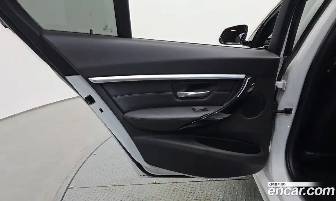 BMW 3 серия 2018 2.0 автомат (гидро), фото 15