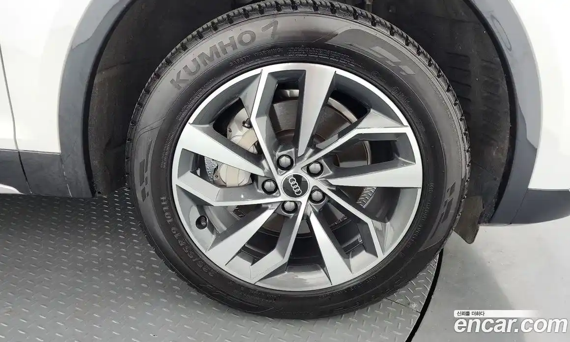 Audi Q5 2022 2.0 автомат (гидро), фото 7
