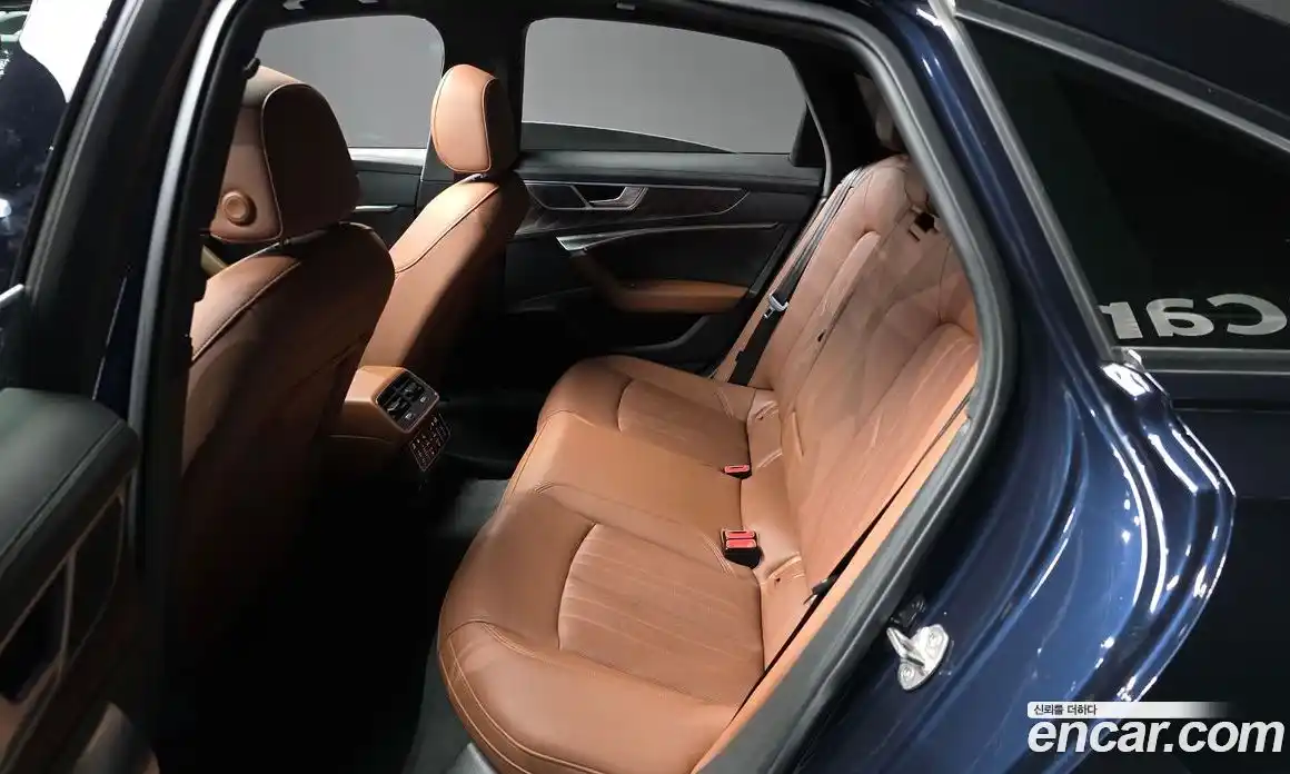 Audi A6 2023 2.0 автомат (гидро), фото 16
