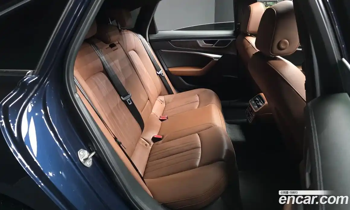 Audi A6 2023 2.0 автомат (гидро), фото 18