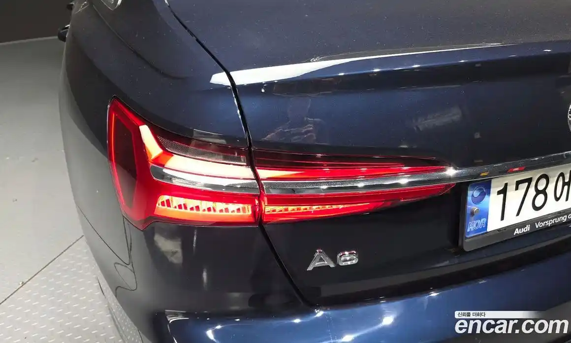 Audi A6 2023 2.0 автомат (гидро), фото 9