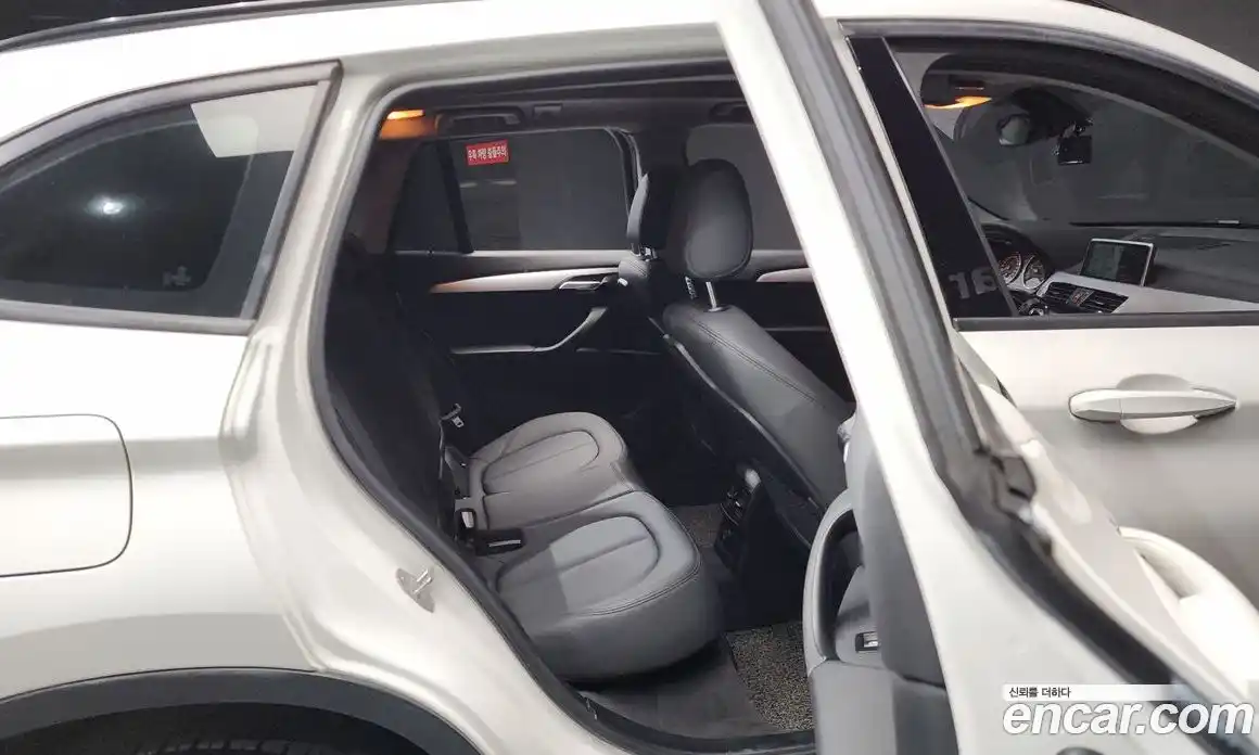 BMW X1 2016 2.0 автомат (гидро), фото 11