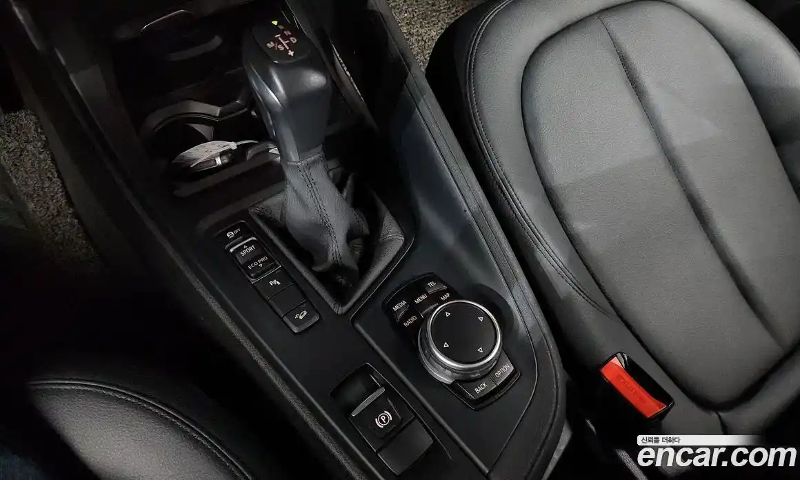 BMW X1 2016 2.0 автомат (гидро), фото 9