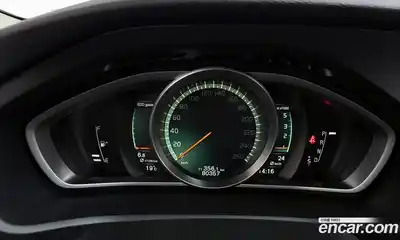 Volvo V40 2018 2.0 автомат (гидро), миниатюра 11