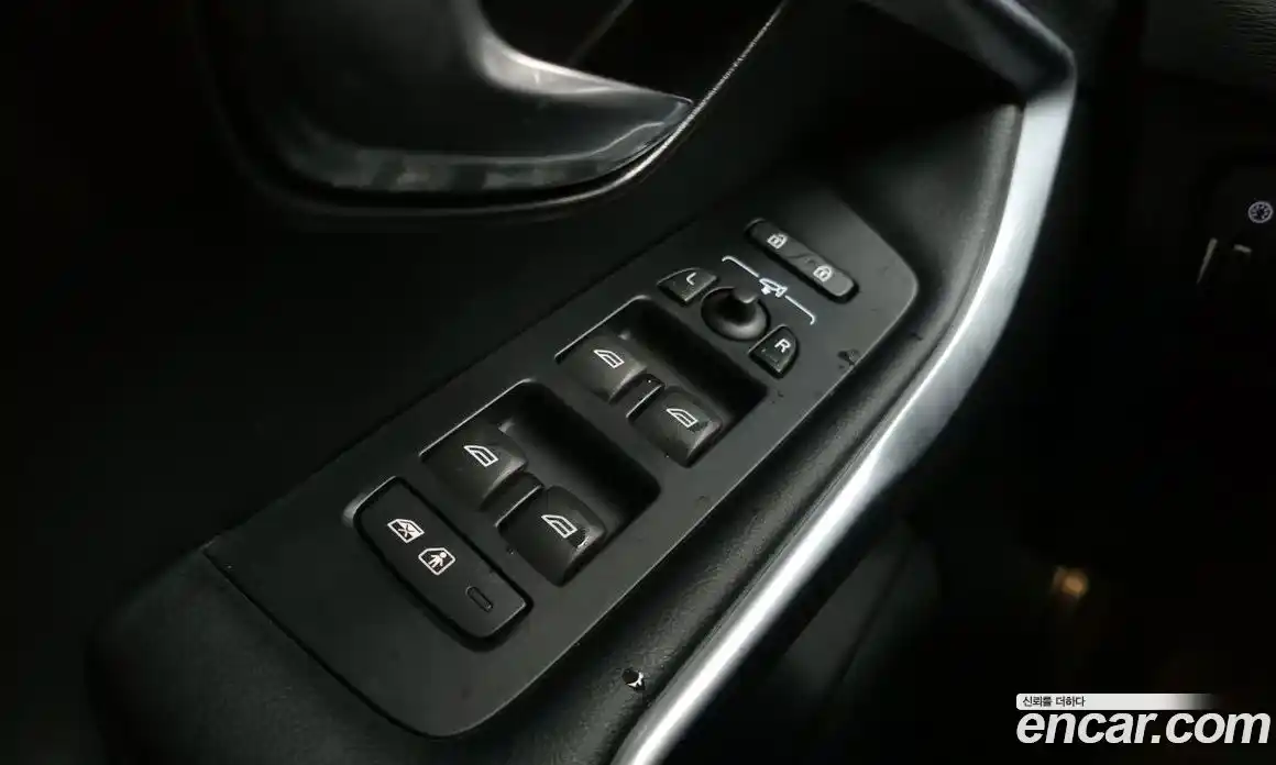 Volvo V40 2018 2.0 автомат (гидро), фото 28