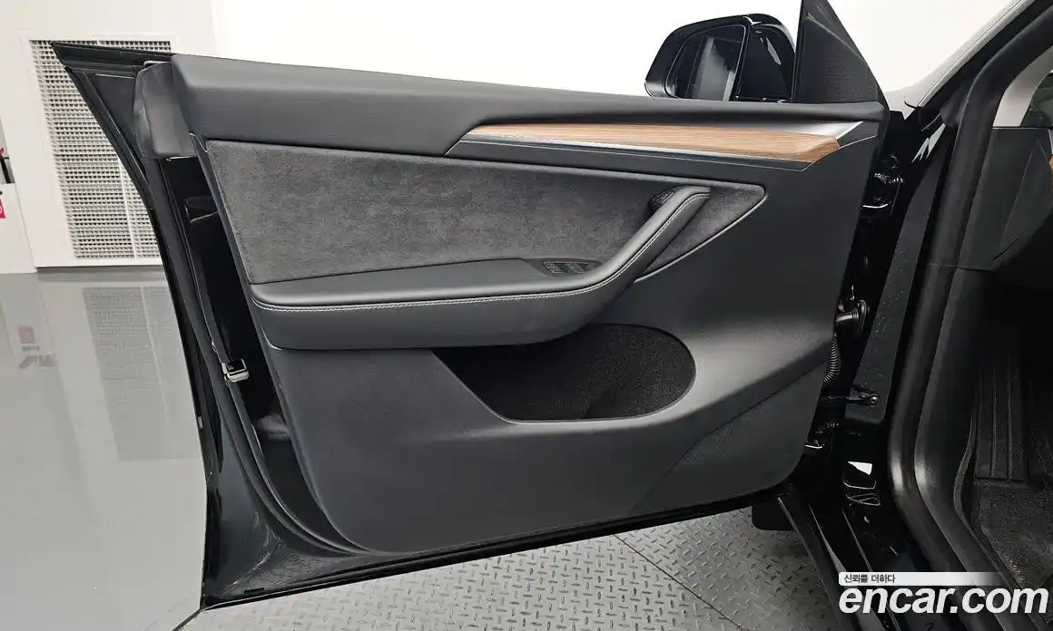 Tesla Model Y 2024 0.2 гидро, фото 13
