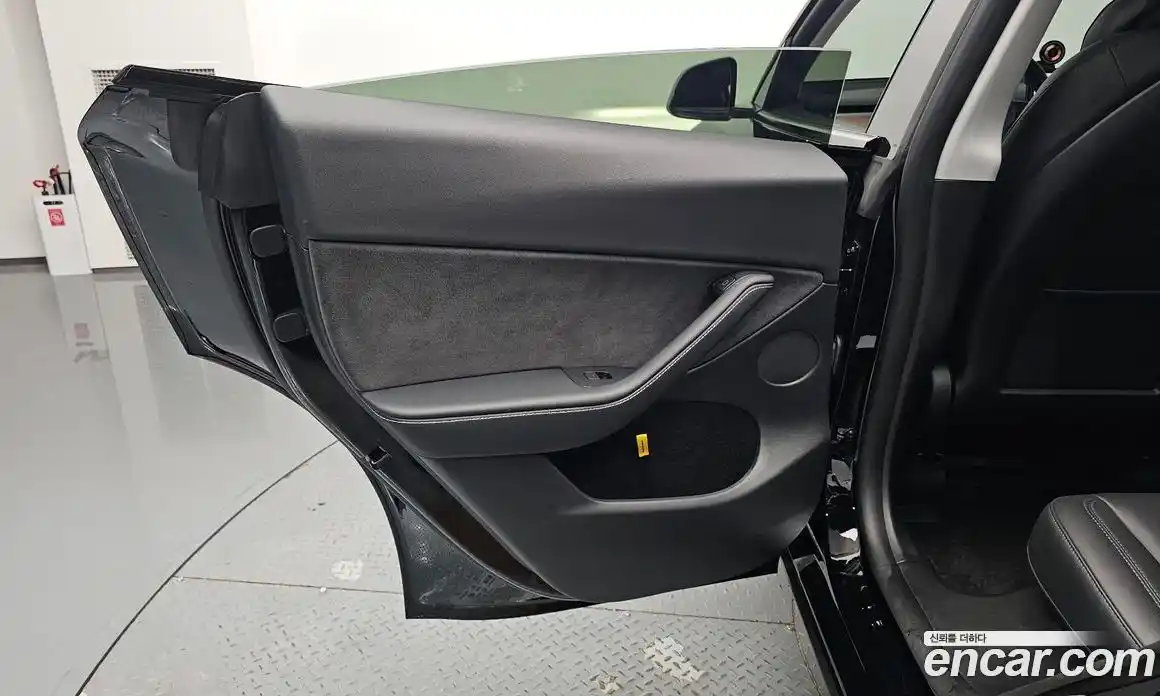 Tesla Model Y 2024 0.2 гидро, фото 14