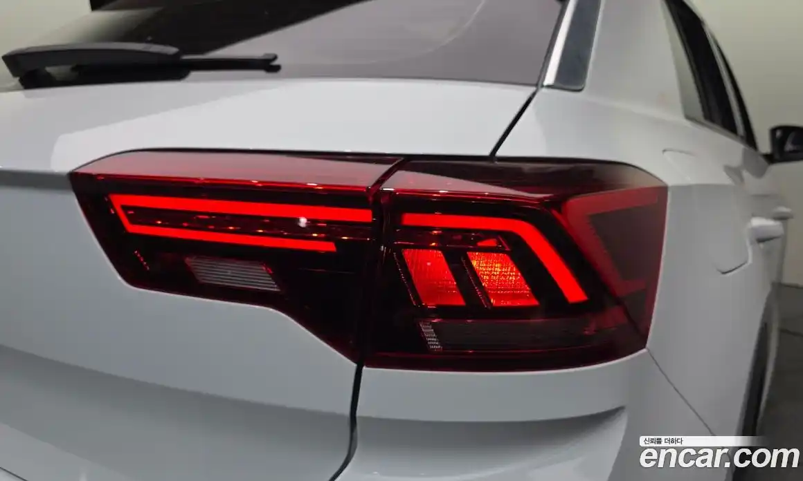 Volkswagen T-Roc 2021 2.0 автомат (гидро), фото 9