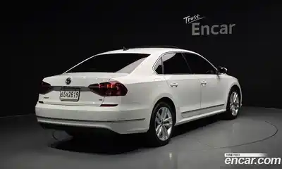 Volkswagen Passat 2018 2.0 автомат (гидро), миниатюра 2