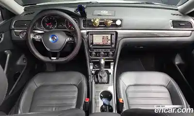Volkswagen Passat 2018 2.0 автомат (гидро), миниатюра 7