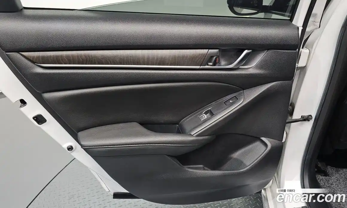 Honda Accord 2019 2.0 автомат (гидро), фото 14