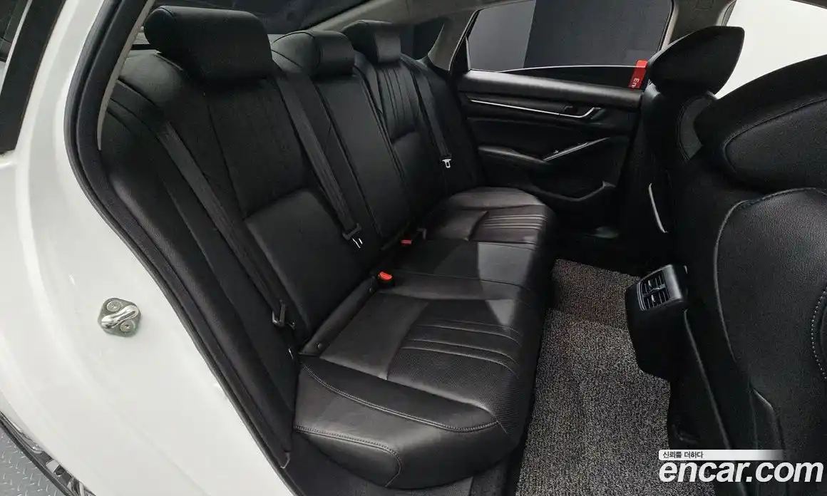 Honda Accord 2019 2.0 автомат (гидро), фото 30
