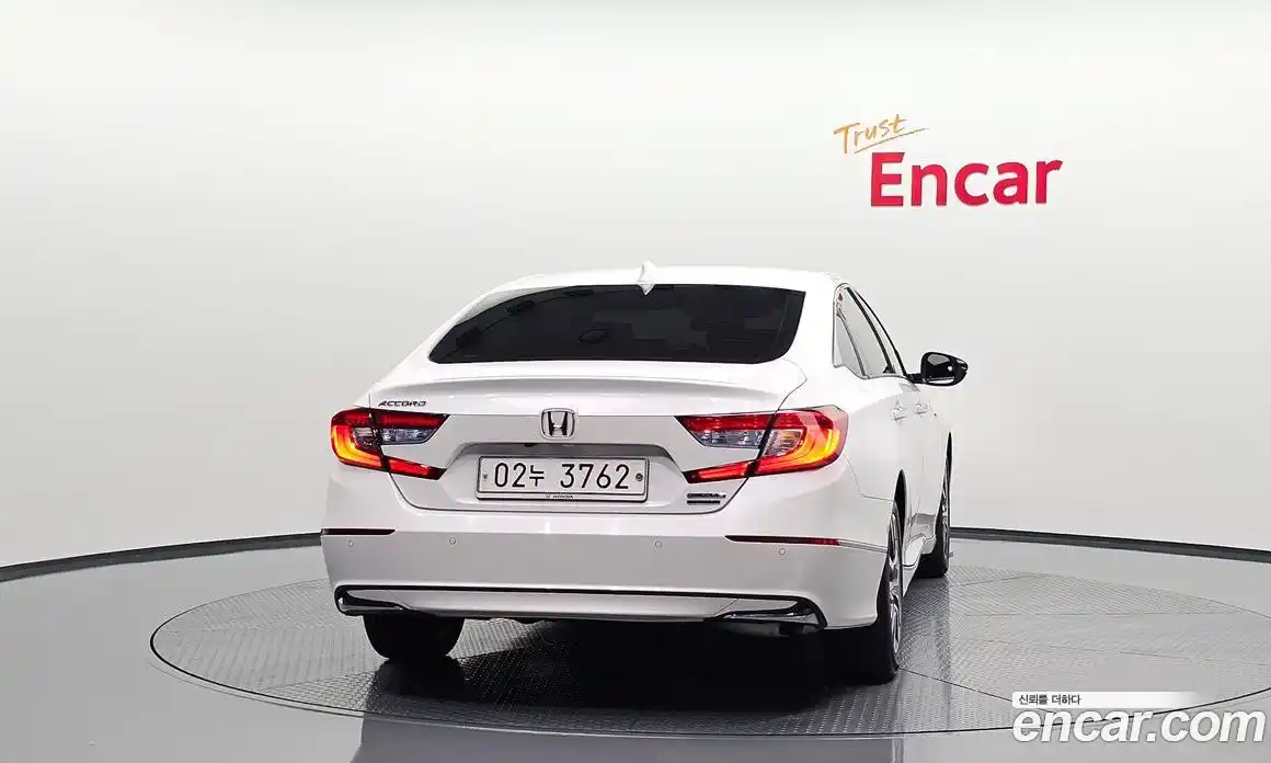 Honda Accord 2019 2.0 автомат (гидро), фото 3