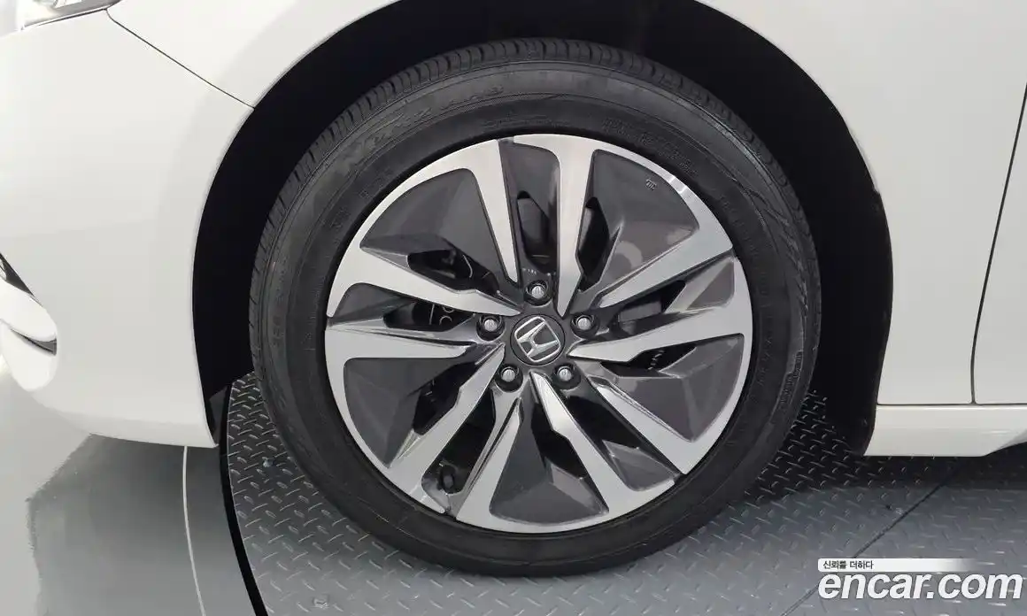 Honda Accord 2019 2.0 автомат (гидро), фото 4