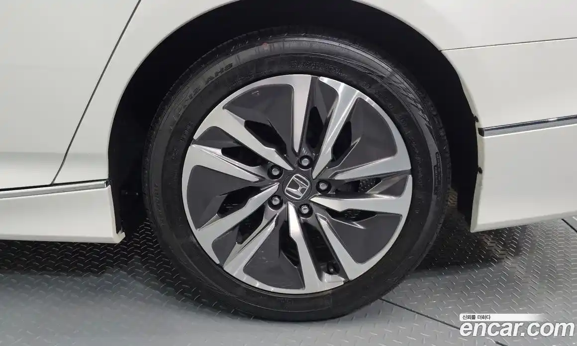 Honda Accord 2019 2.0 автомат (гидро), фото 6