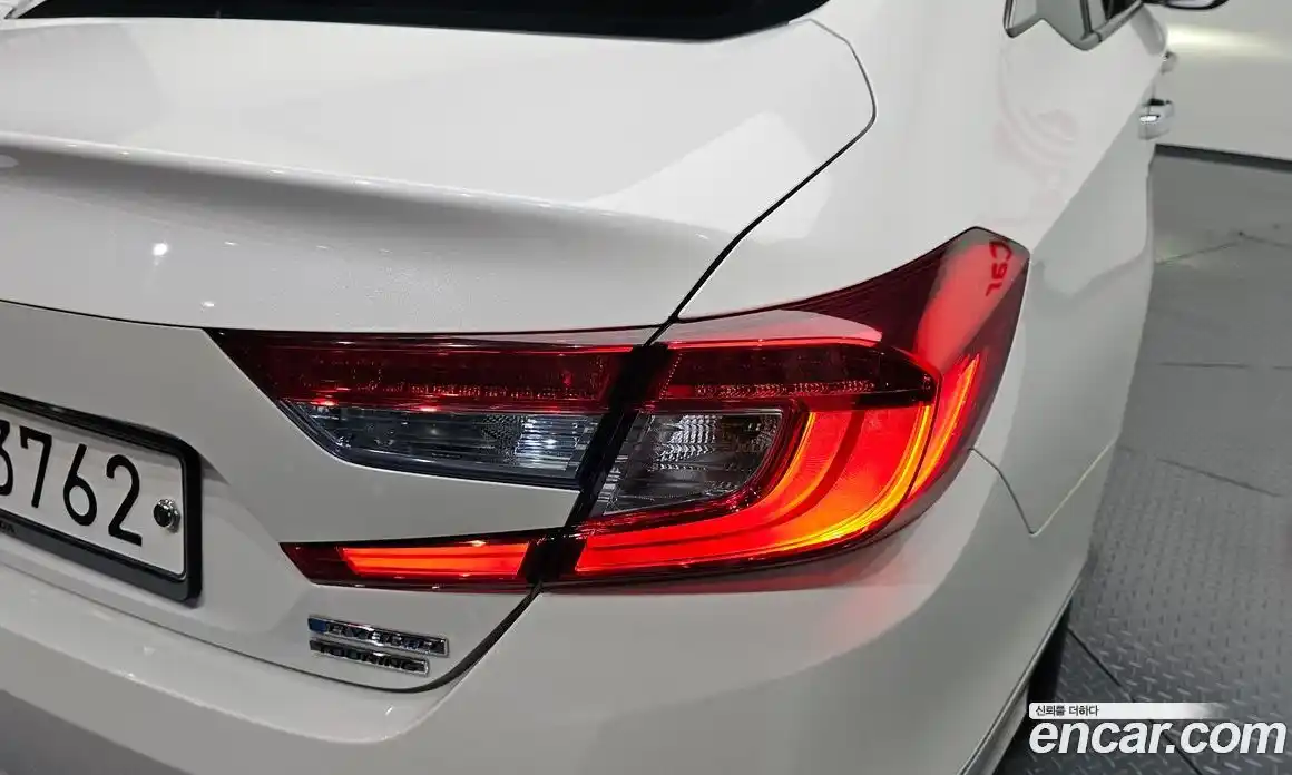 Honda Accord 2019 2.0 автомат (гидро), фото 8