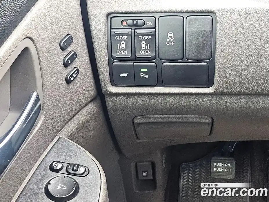 Honda Odyssey 2016 3.5 автомат (гидро), фото 17