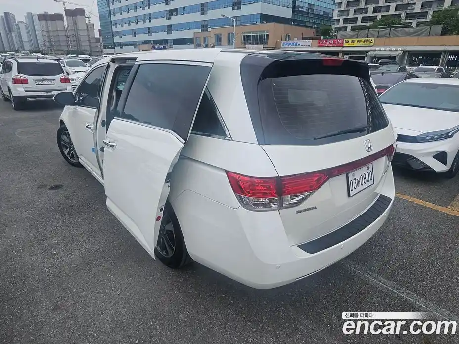 Honda Odyssey 2016 3.5 автомат (гидро), фото 4