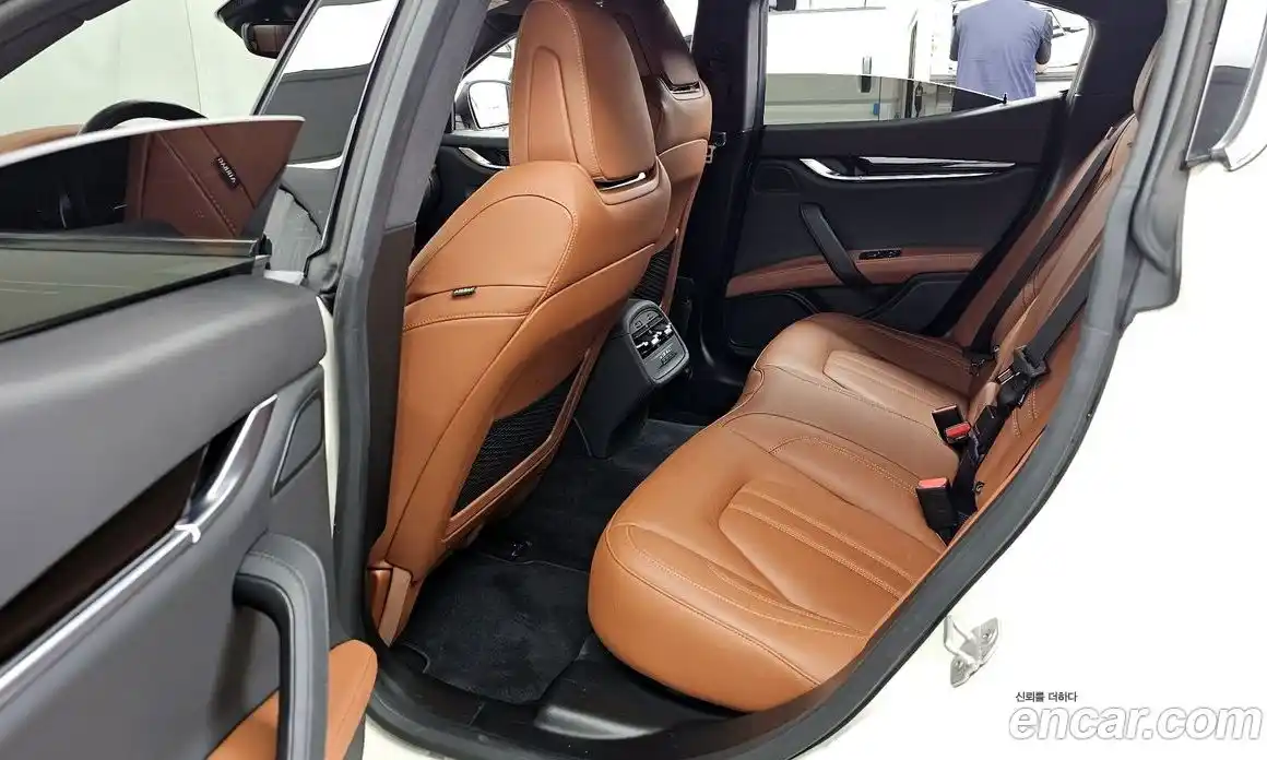 Maserati Ghibli 2021 2.0 гидро, фото 16
