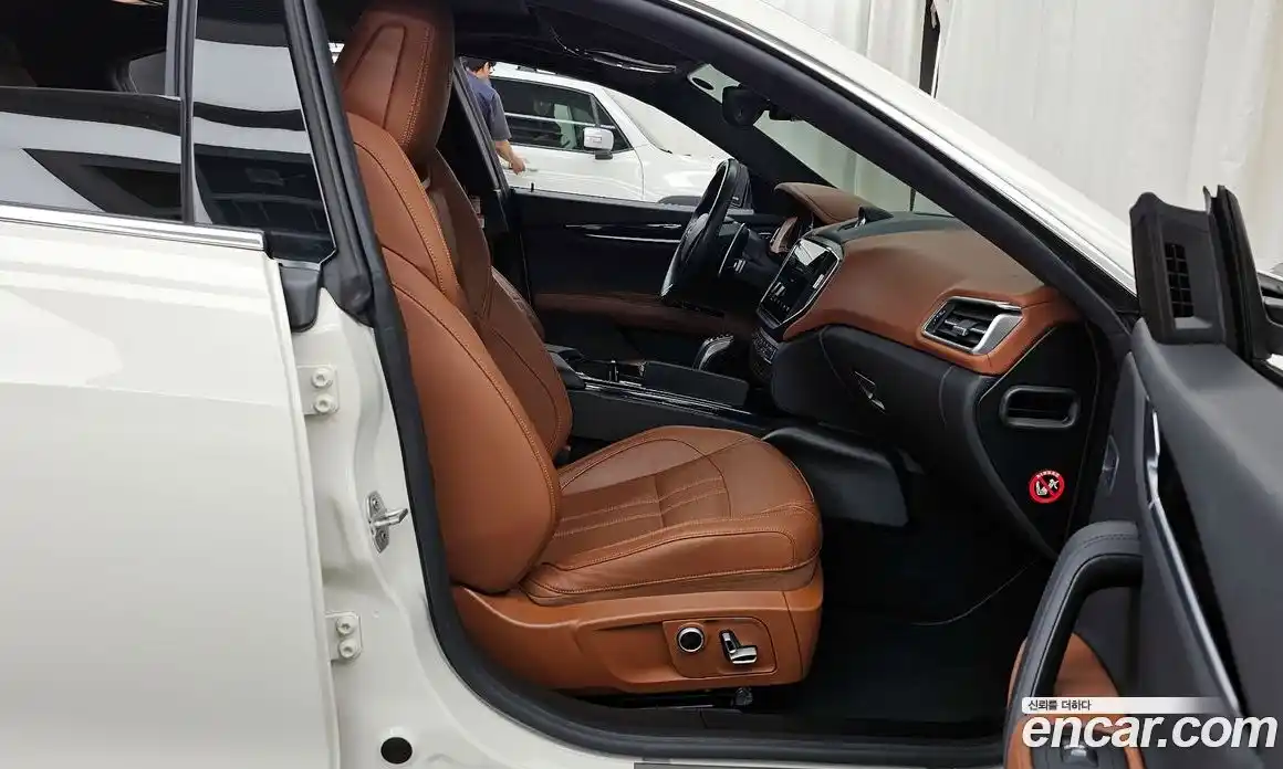 Maserati Ghibli 2021 2.0 гидро, фото 17