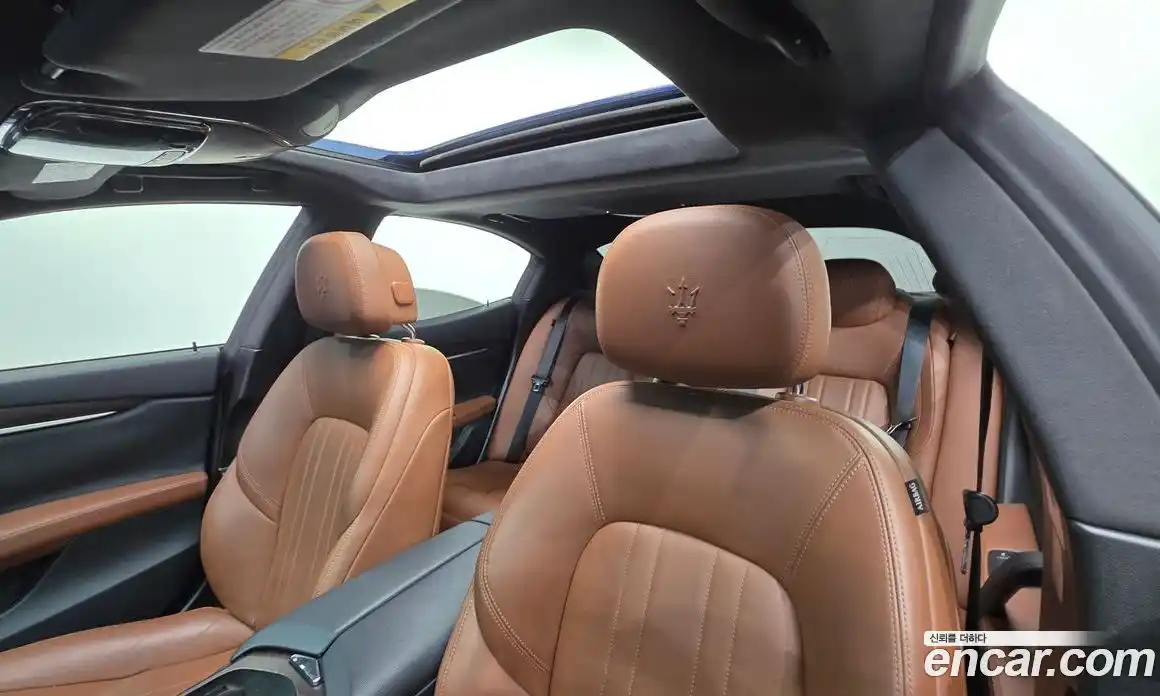 Maserati Ghibli 2015 3.0 гидро, фото 11