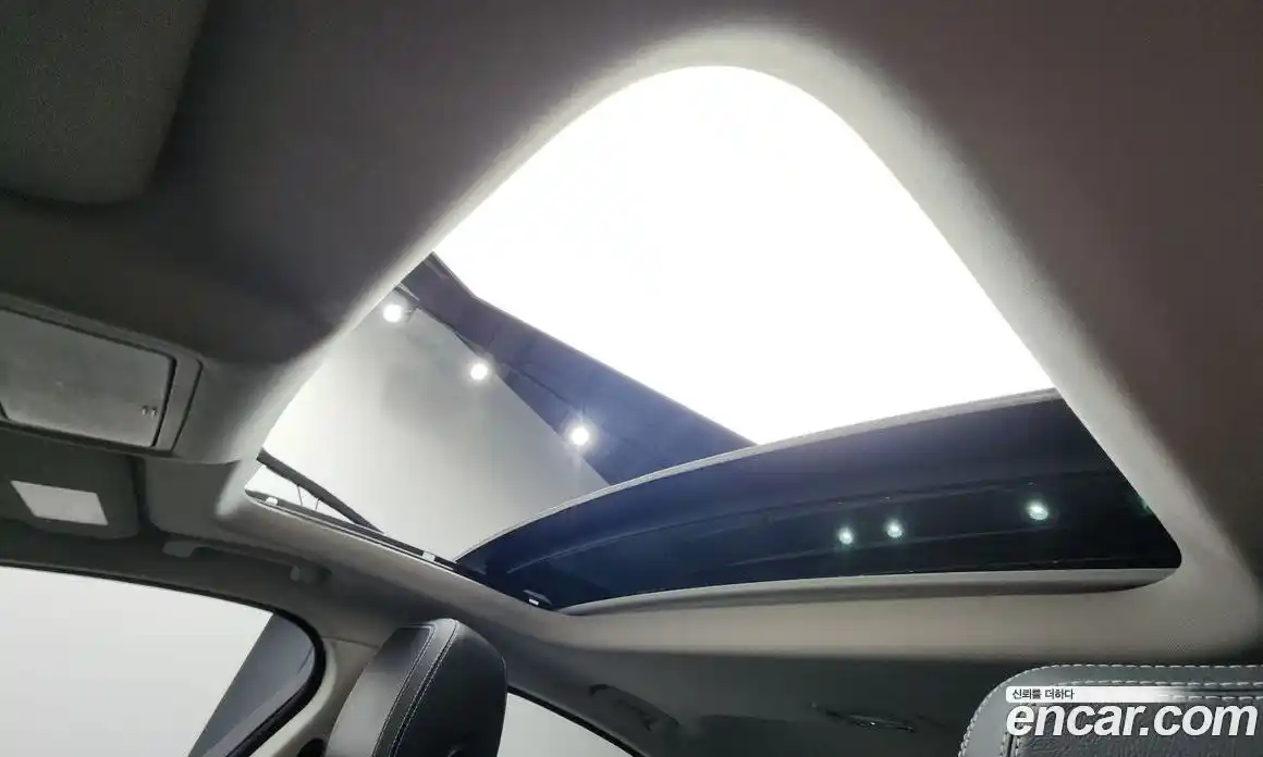 Jaguar XE 2018 2.0 гидро, фото 25