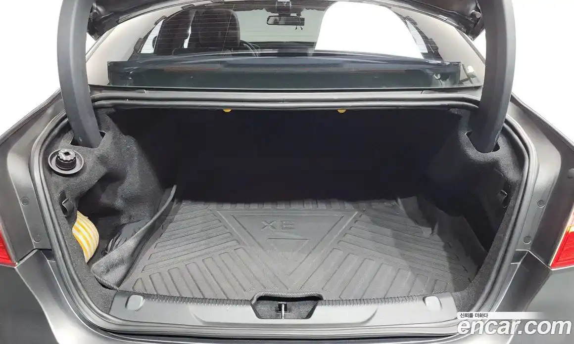 Jaguar XE 2018 2.0 гидро, фото 27