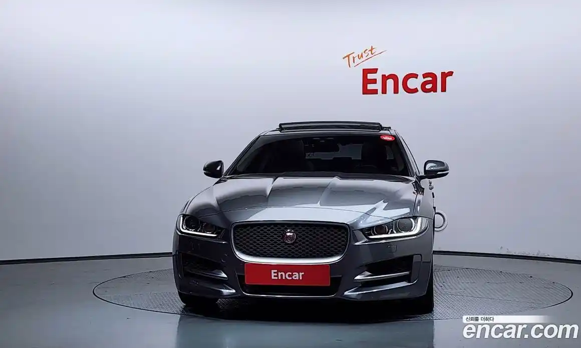 Jaguar XE 2018 2.0 гидро, фото 3