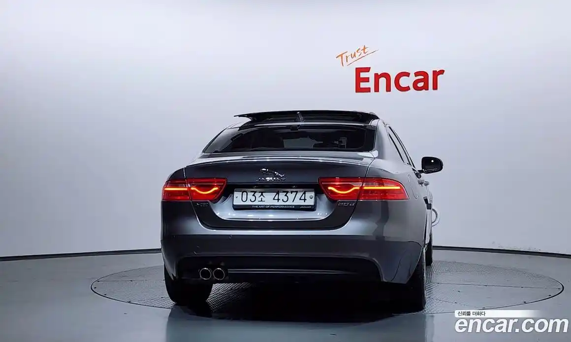 Jaguar XE 2018 2.0 гидро, фото 4