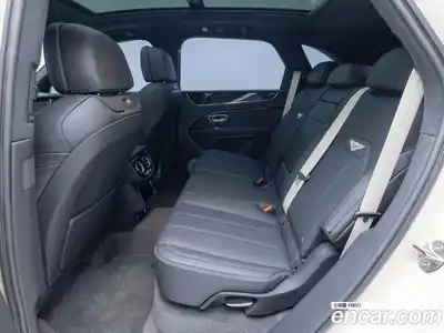 Bentley Bentayga 2025 4.0 гидро, миниатюра 12