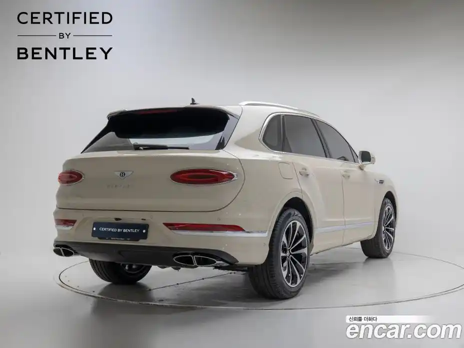 Bentley Bentayga 2025 4.0 гидро, фото 4