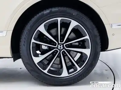 Bentley Bentayga 2025 4.0 гидро, миниатюра 5
