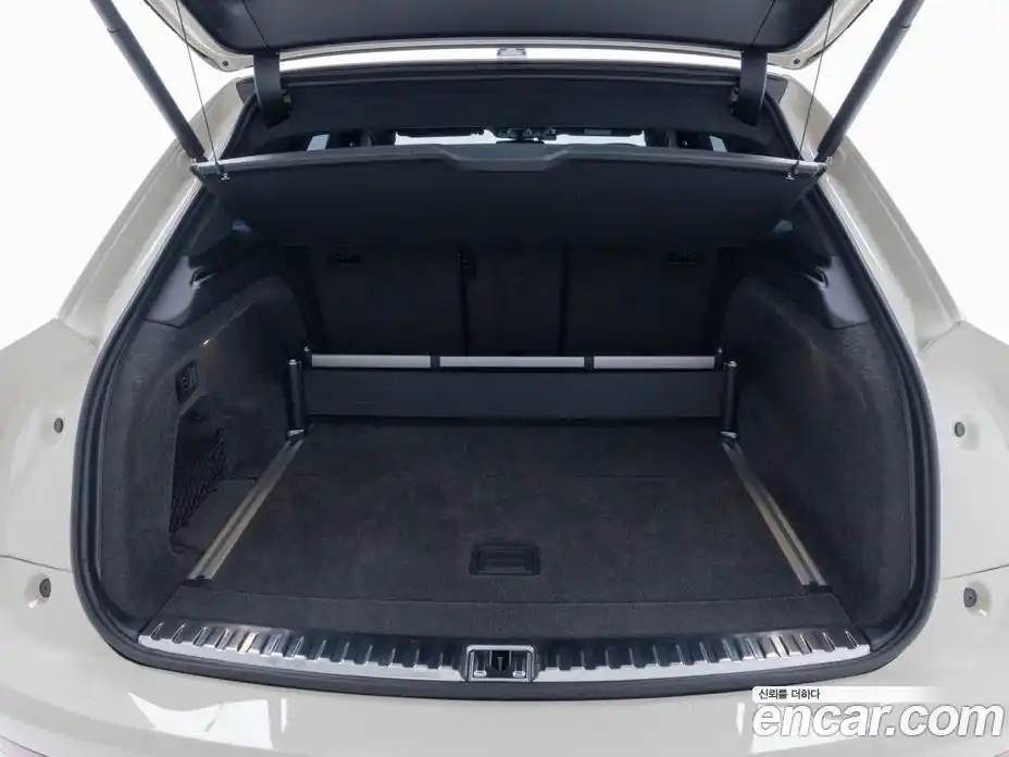 Bentley Bentayga 2025 4.0 гидро, фото 9