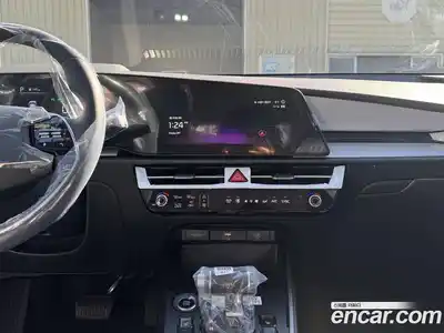 Kia Niro 2026 1.6 автомат (гидро), миниатюра 11
