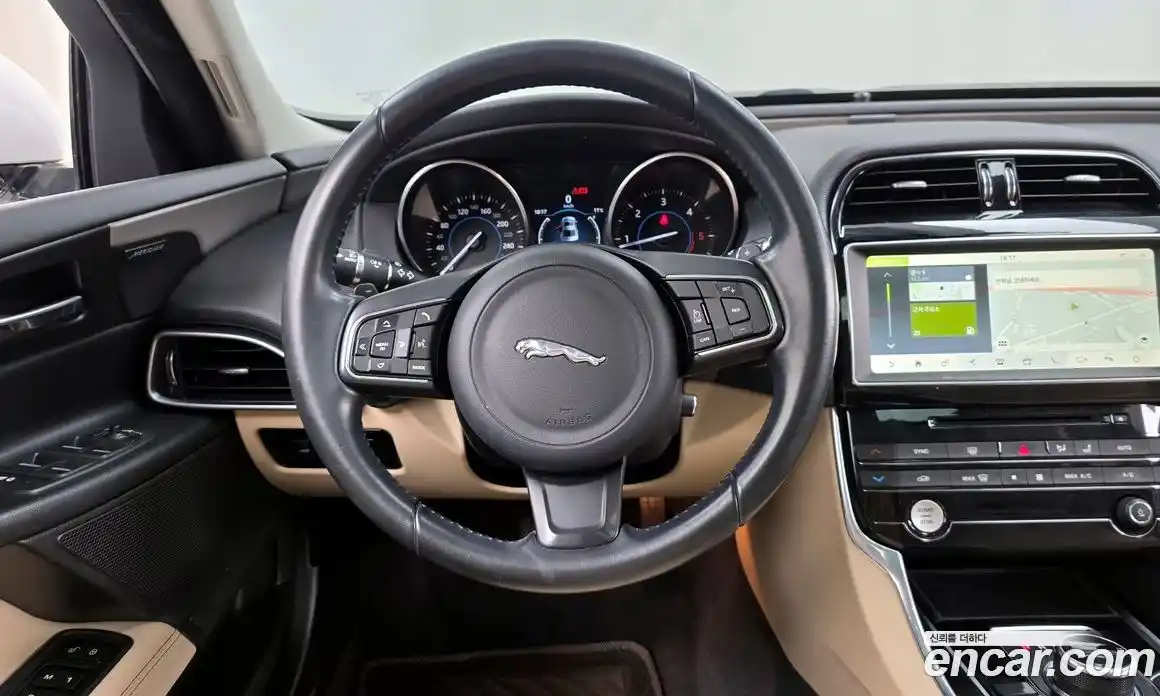 Jaguar XE 2017 2.0 гидро, фото 13